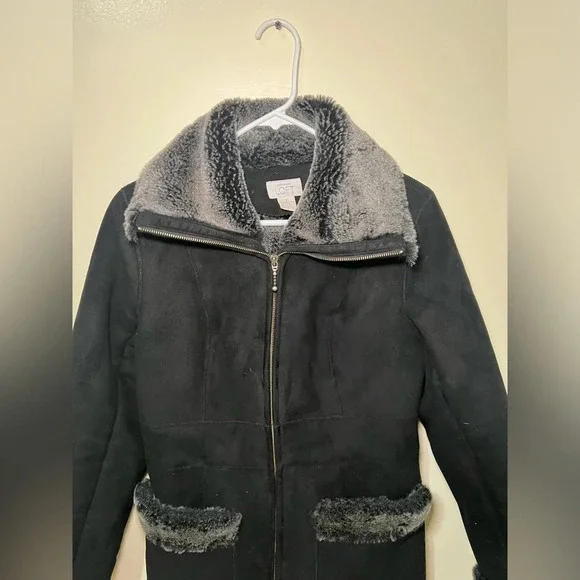LOFT Black Faux Fur Trim Winter Coat size 2 - Picture 4 of 8